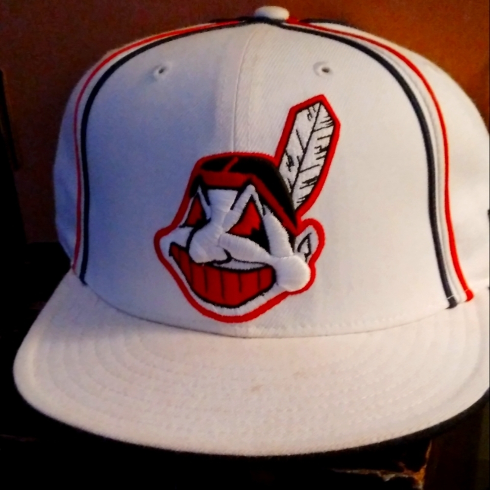 CLEVELAND INDIANS FITTED HAT